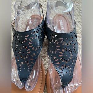 NWOT- Women’s Olivia Miller, Navy Blue, Decorative Sandal-Size 10